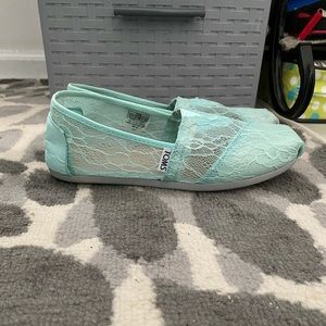 Mint lace Toms